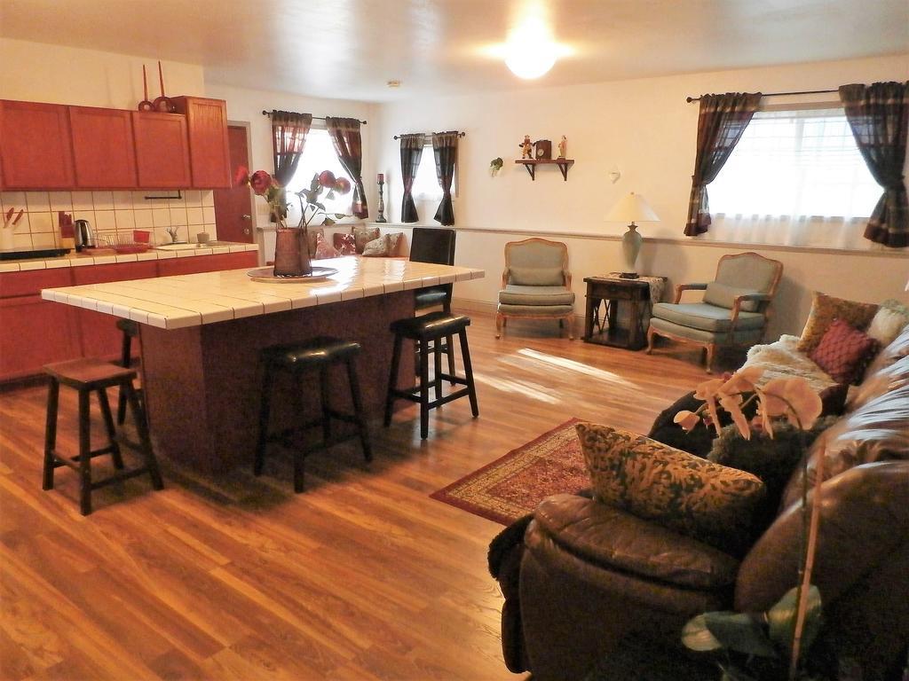 New Charming 2 Bedrooms Unit Close To Everything Oakhurst Buitenkant foto